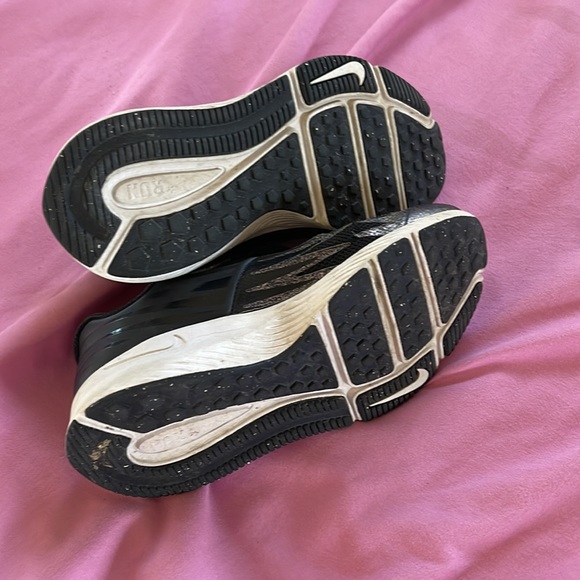 Girls Nike sneakers size 11 - Picture 4 of 4